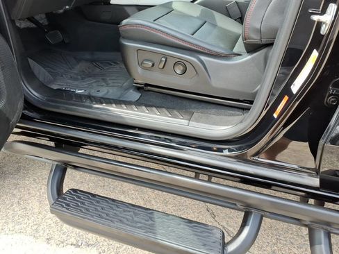 Used 2024 GMC Canyon AT4X AWD/4WD image 17