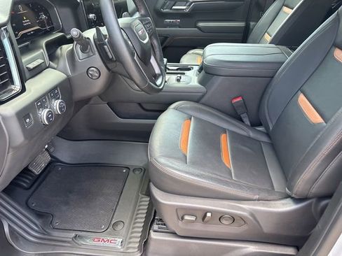 Used 2024 GMC Sierra 1500 AT4 w/ Technology Package AWD/4WD image 15