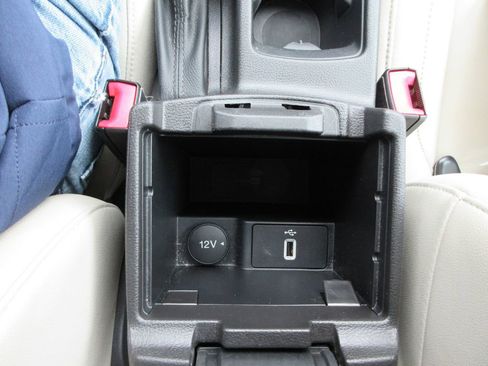 Used 2016 Ford Focus Titanium image 28