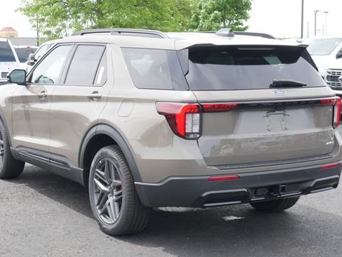 New 2026 Ford Explorer ST-Line w/ ST-Line Street Pack AWD/4WD image 11