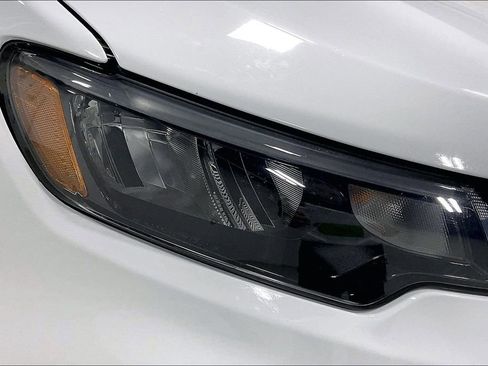 Used 2023 Jeep Compass Sport image 37