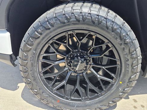Used 2025 GMC Sierra 1500 AT4 AWD/4WD image 15