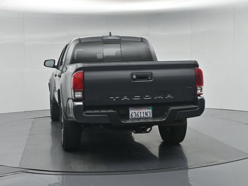 Used 2019 Toyota Tacoma TRD Sport AWD/4WD image 28