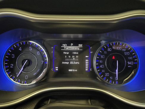 Used 2015 Chrysler 200 Limited FWD image 23