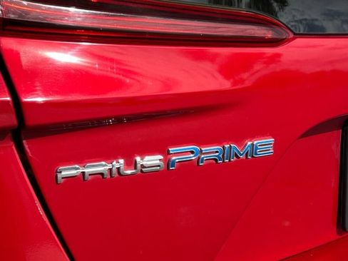 Certified 2021 Toyota Prius Prime LE w/ Carpet Mat Package (TMS) image 24