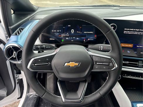 New 2026 Chevrolet Equinox EV LT image 19