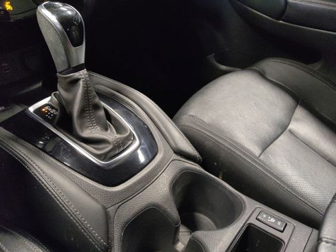 Used 2020 Nissan Rogue SL image 26