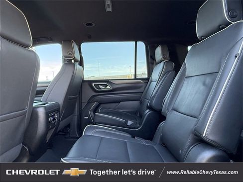 Used 2023 Chevrolet Suburban Premier image 30