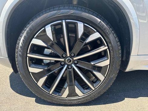 Certified 2025 Volvo XC90 B6 Plus AWD/4WD image 9