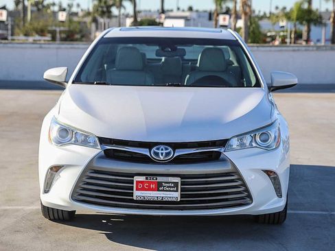 Used 2017 Toyota Camry XLE image 3