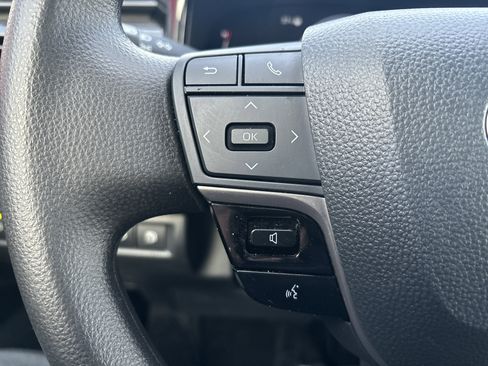 Used 2025 Toyota Camry LE image 19