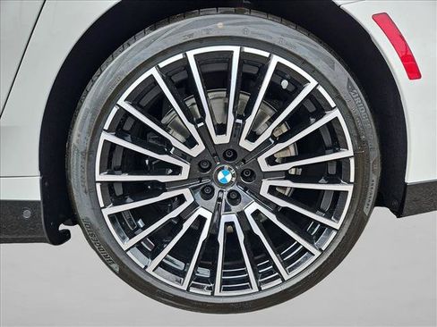 New 2026 BMW i7 eDrive50 w/ Executive Package RWD image 10