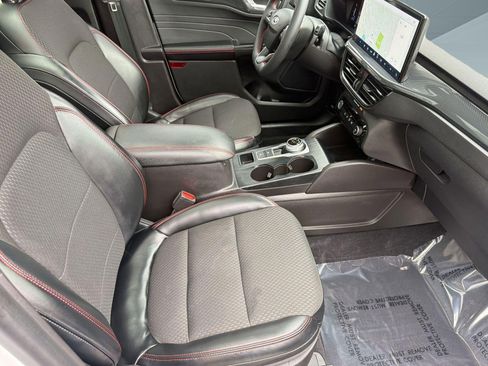 Used 2023 Ford Escape ST-Line w/ Tech Pack #1 FWD image 25