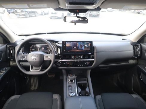 New 2026 Nissan Pathfinder SV w/ SV Premium Package AWD/4WD image 7