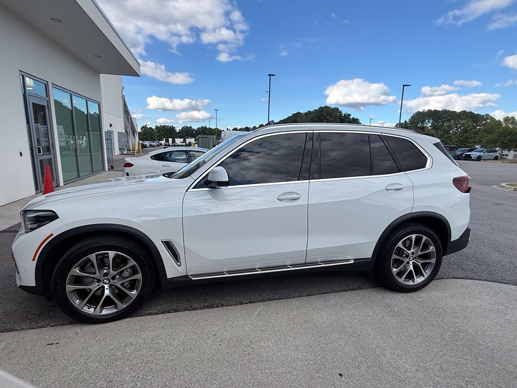 Certified 2023 BMW X5 sDrive40i w/ Premium Package RWD image 2