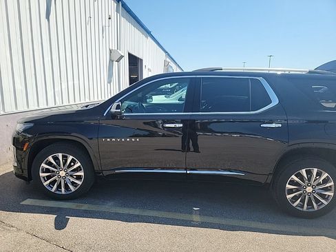 Used 2023 Chevrolet Traverse Premier w/ LPO, Floor Liner Package AWD/4WD image 4