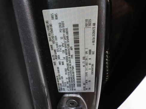 Used 2025 Ford Escape Active AWD/4WD image 32