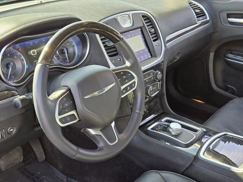 Used 2018 Chrysler 300 Limited w/ Safetytec Plus Group image 11