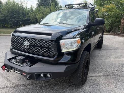 Used 2017 Toyota Tundra 4x4 CrewMax image 7