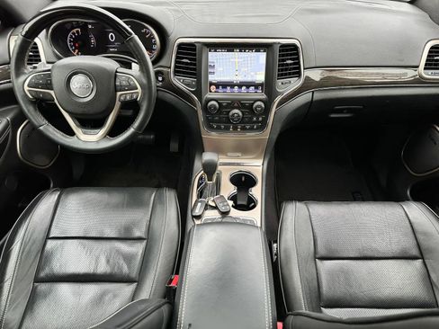 Used 2017 Jeep Grand Cherokee Overland w/ Jeep Active Safety Group AWD/4WD image 22