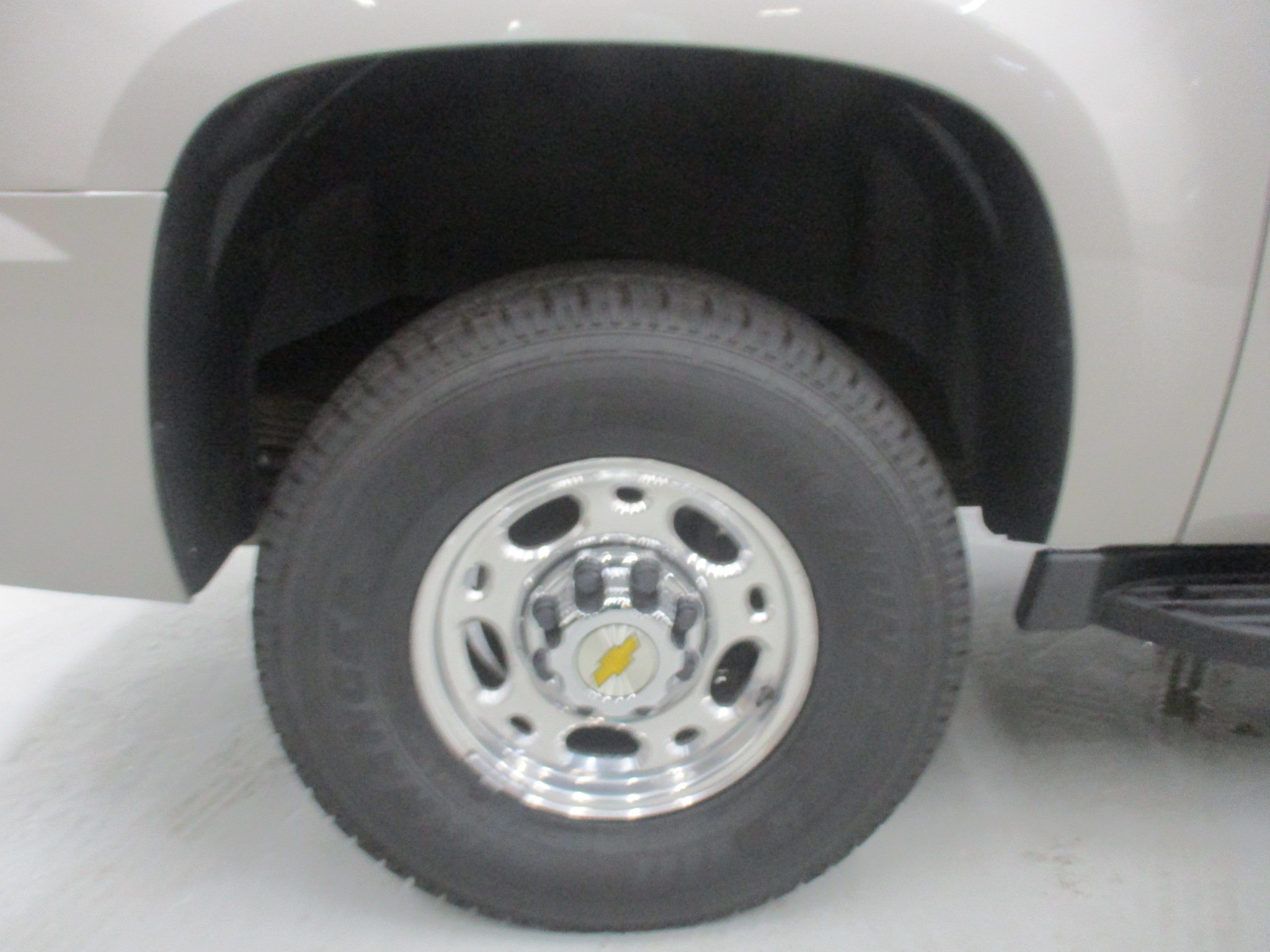Used 2007 Chevrolet Suburban 2500 LT w/ LT Preferred Equipment Group AWD/4WD image 8