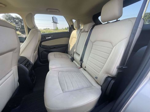 Used 2018 Ford Edge SE w/ Cargo Accessory Package AWD/4WD image 13