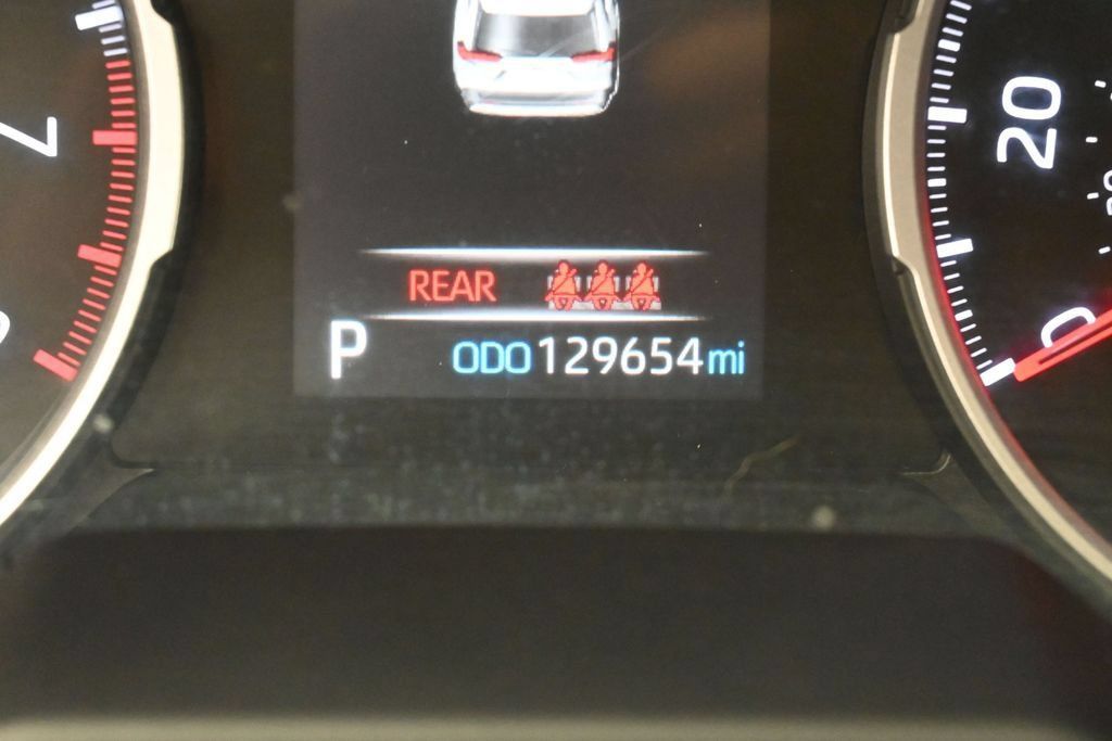 Used 2021 Toyota RAV4 XLE AWD/4WD image 19