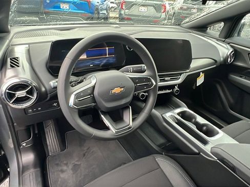 New 2026 Chevrolet Equinox EV LT image 17