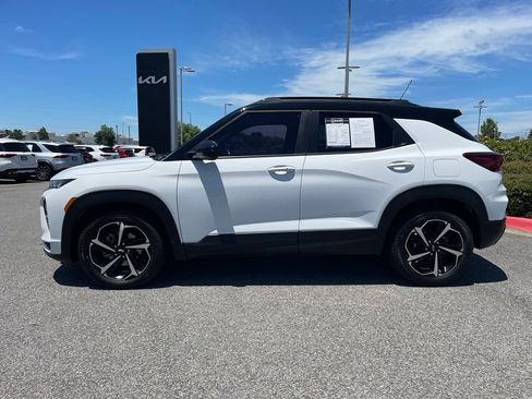 Used 2021 Chevrolet TrailBlazer RS w/ Sun and Liftgate Package FWD image 4