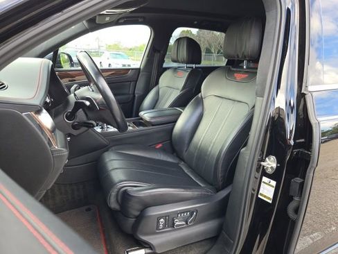Used 2020 Bentley Bentayga image 14