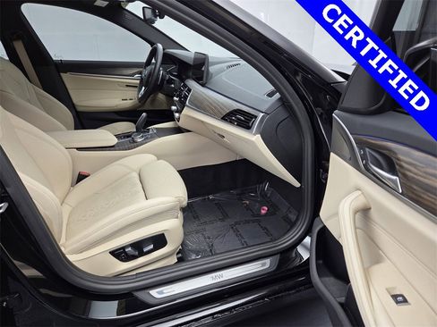Certified 2022 BMW 530i w/ Convenience Package image 15