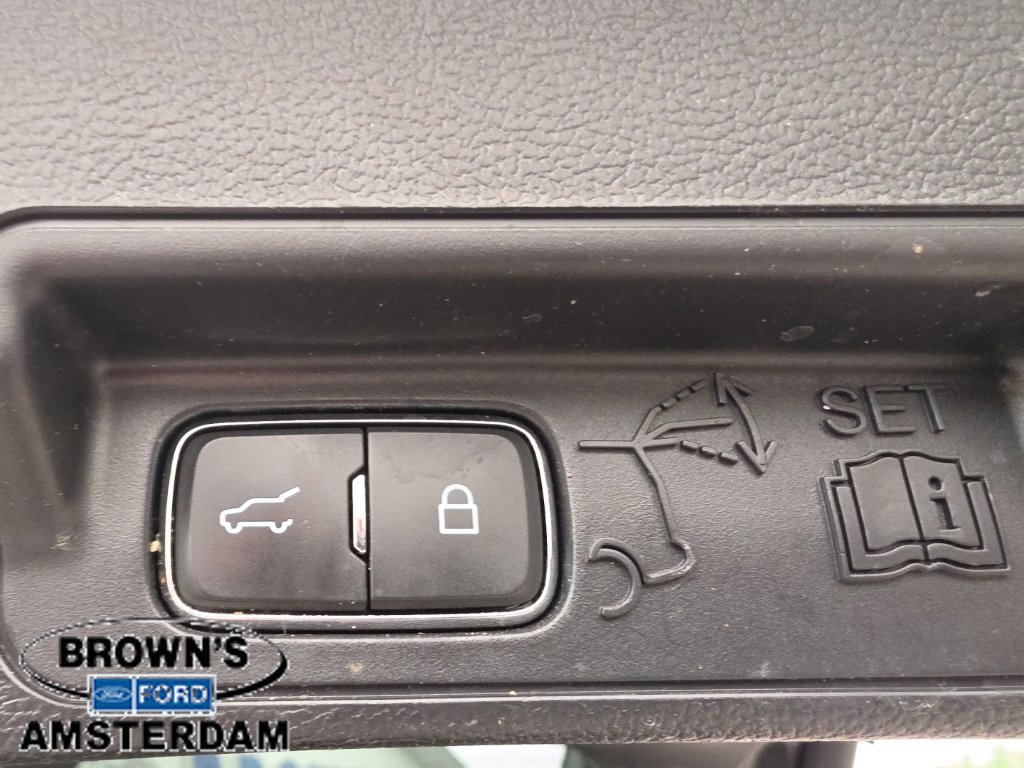 Used 2022 Ford Explorer XLT w/ Equipment Group 202A AWD/4WD image 9