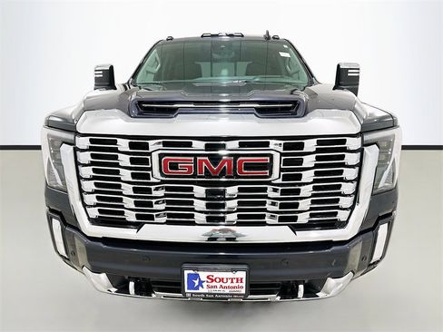 New 2026 GMC Sierra 2500 Denali w/ Denali Reserve Package image 2