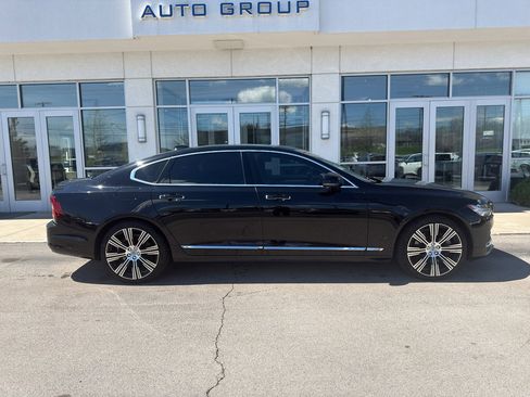 Used 2021 Volvo S90 T6 Inscription image 2