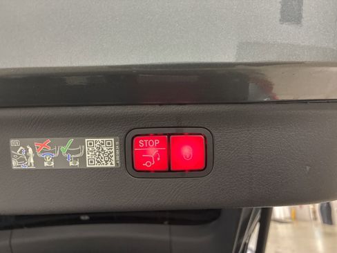 Used 2023 Mercedes-Benz EQS 580 4MATIC SUV image 6