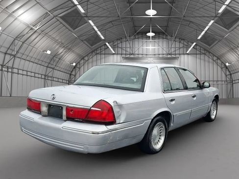 Used 2002 Mercury Grand Marquis LSE RWD image 5
