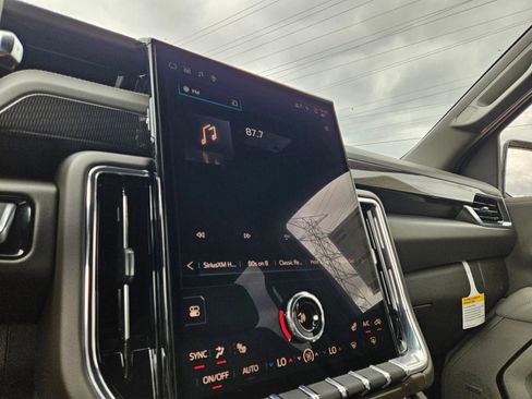 New 2026 GMC Yukon Elevation image 18