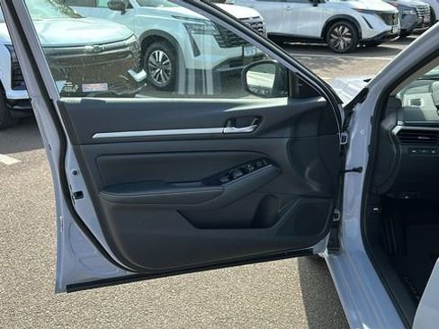 Certified 2024 Nissan Altima 2.5 SR w/ SR Premium Package AWD/4WD image 8
