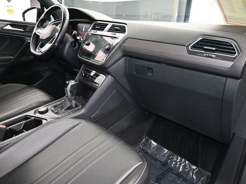 Used 2022 Volkswagen Tiguan SE R-Line AWD/4WD image 51