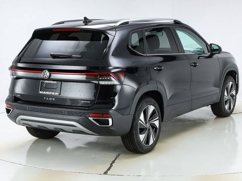 New 2026 Volkswagen Taos SE AWD/4WD image 9