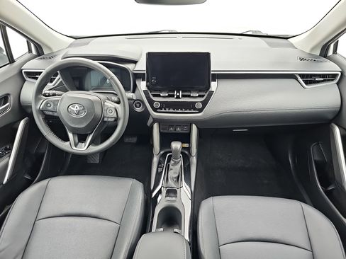 Used 2023 Toyota Corolla Cross XLE w/ Convenience Package AWD/4WD image 9