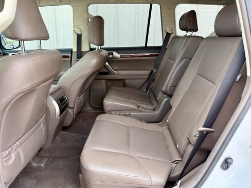 Used 2019 Lexus GX 460 Premium AWD/4WD image 36