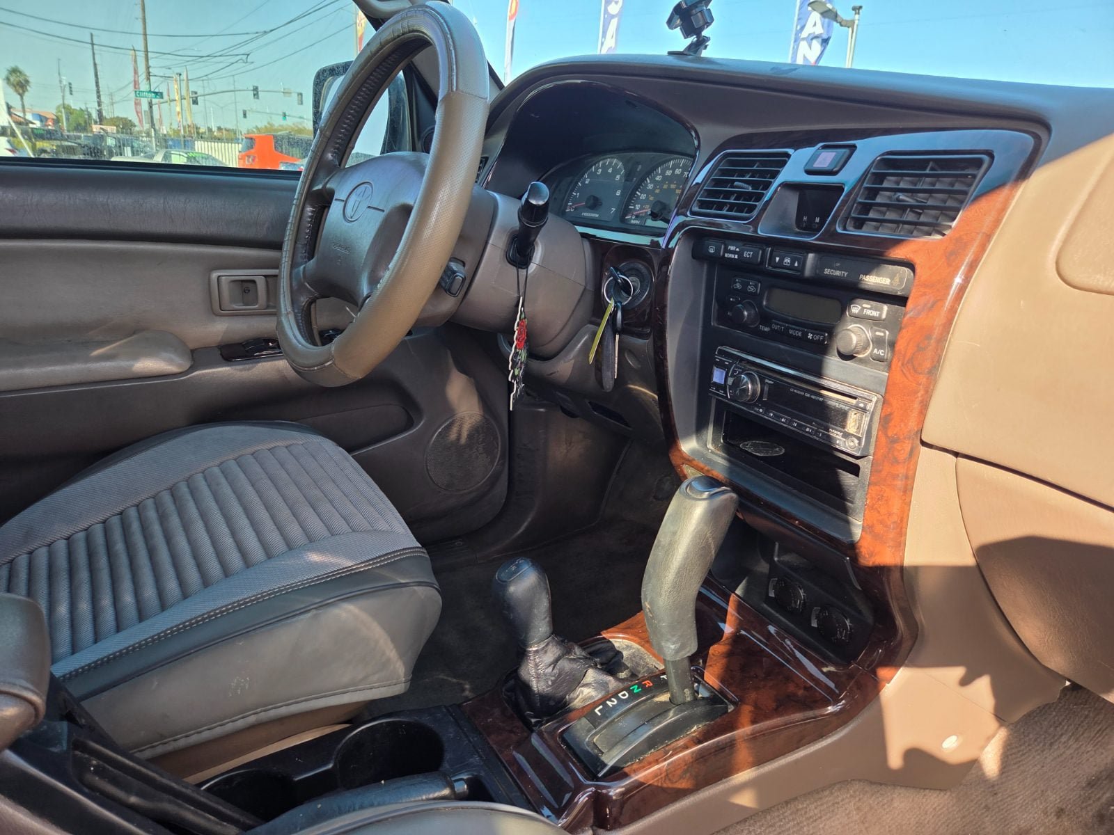 Used 2001 Toyota 4Runner Limited AWD/4WD image 14