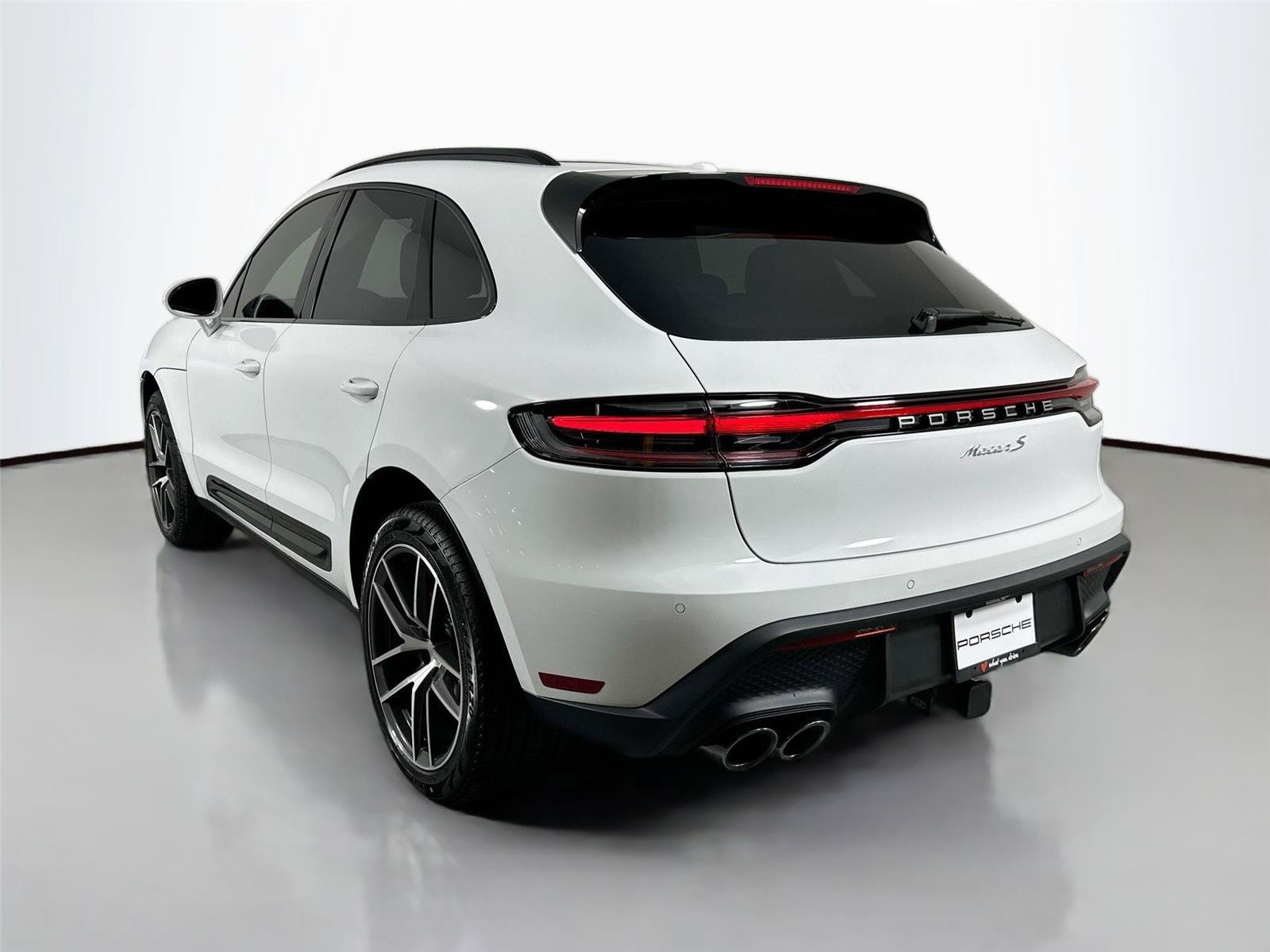 Used 2026 Porsche Macan Turbo Electric AWD/4WD image 3