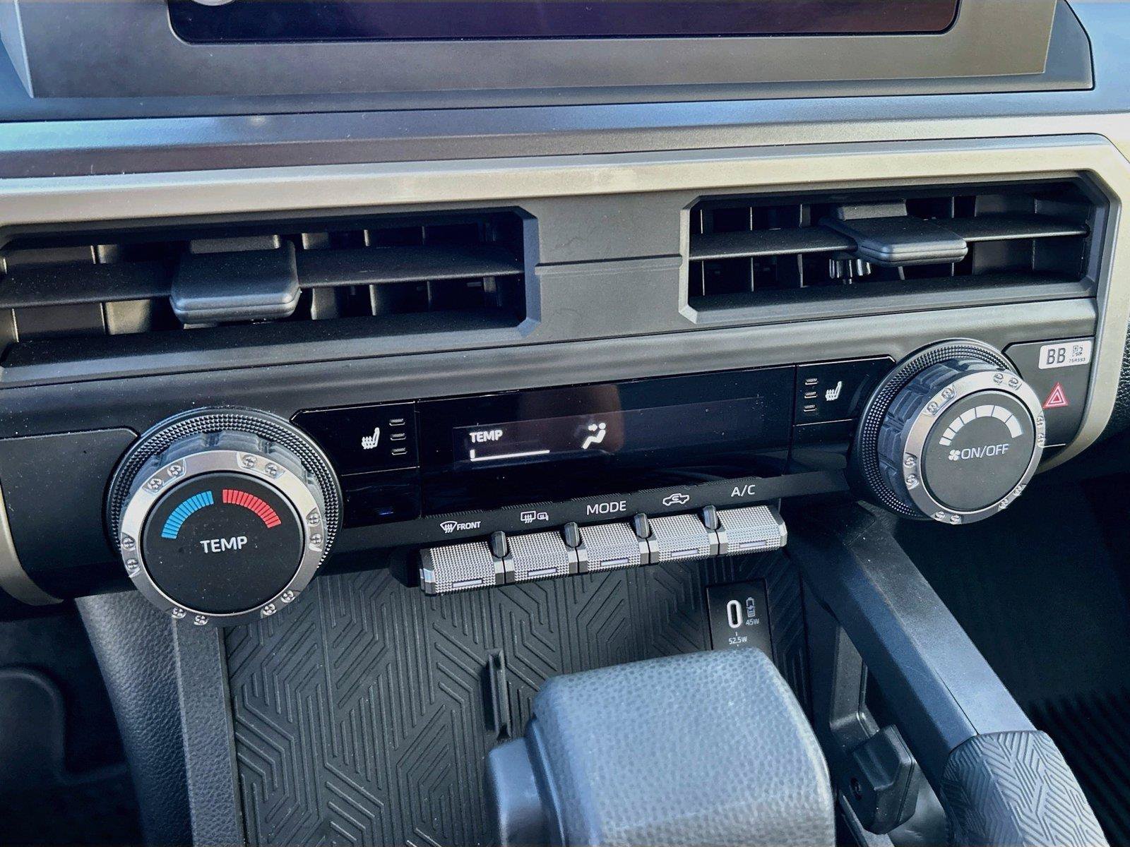 Used 2025 Toyota Tacoma SR5 AWD/4WD image 33