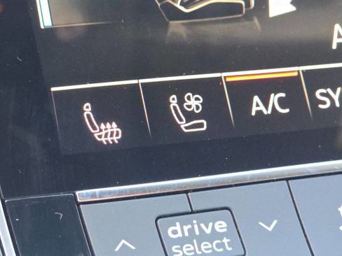 Used 2022 Audi Q7 3.0T Premium Plus image 19