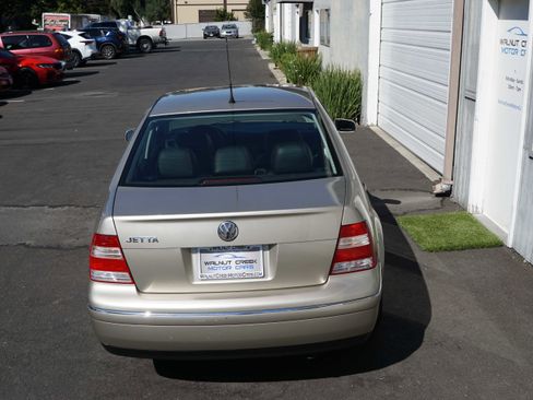 Used 2004 Volkswagen Jetta GLS image 14