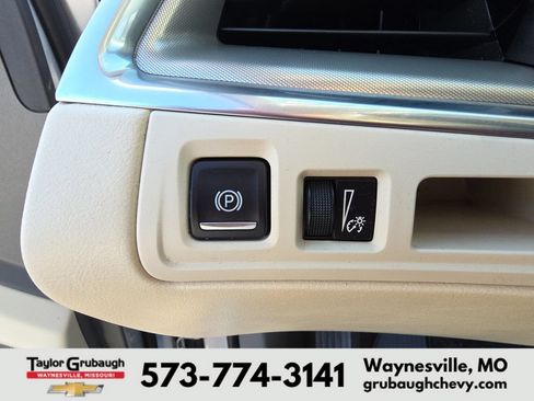 Used 2018 Cadillac XT5 Luxury w/ Driver Awareness Package FWD image 20