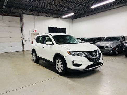 Used 2017 Nissan Rogue S FWD image 4