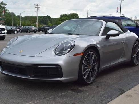 Used 2020 Porsche 911 Carrera w/ Premium Package RWD image 12